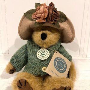Boyd’s Bears “Mrs. Trumbull” Bear Vintage Collectible Archive with tags